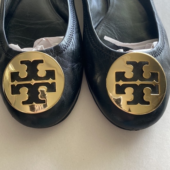 Tory Burch ballet flats with gold tone medallion on round toes size 8 - Picture 5 of 9